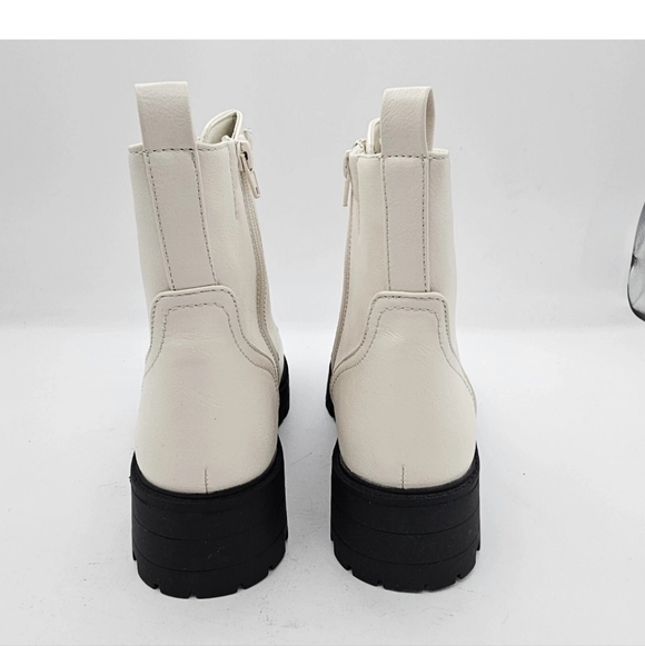 New York And Company Allie White Block Heel Lug Sole Ankle Boots Size 10 - Picture 2 of 13